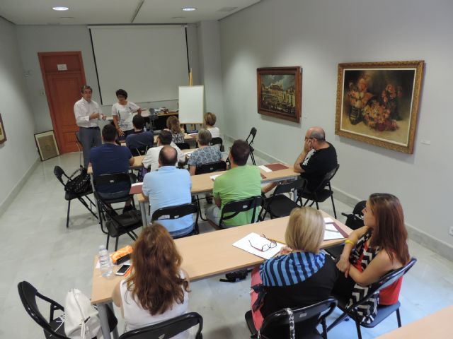 25 personas se inician en la paleografía gracias a un curso organizado por el Museo de la Ciudad