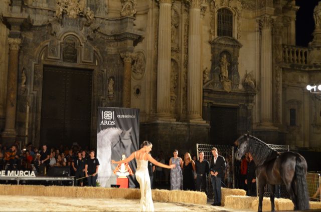 Club Aros ofrece una exhibición ecuestre en la Feria de Murcia