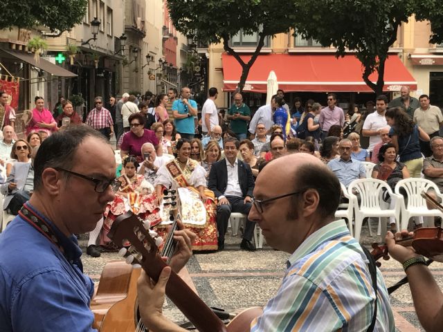 Doce peñas huertanas participarán el próximo lunes en la Ronda de despedida de la Virgen de la Fuensanta