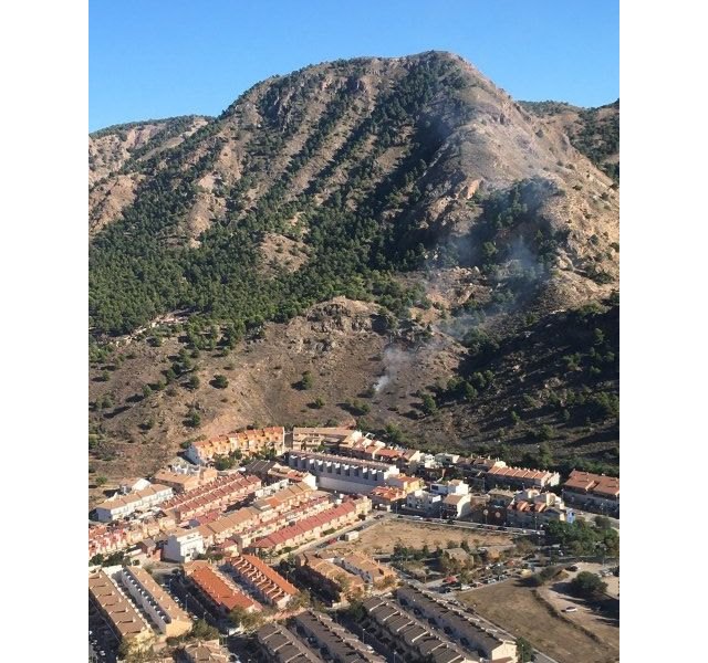 Conato de incendio forestal declarado en la ladera del monte Miravete en Torreagüera