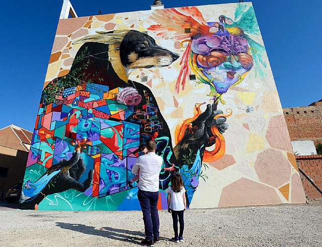 El Carnaval de Cabezo de Torres ya luce para siempre plasmado en un mural de 120 metros cuadrados