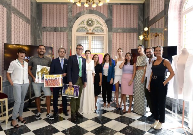 El paseo Alfonso X el Sabio se convierte este jueves en una pasarela de excepción de la moda ´Made in Murcia´