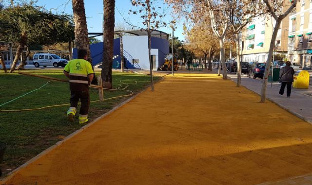 Desarrollo Urbano repone el albero de los jardines y senderos tras el temporal