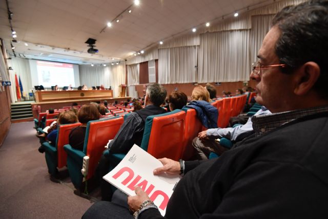 El Claustro de la UMU aprueba el doctorado Honoris Causa al economista Paul de Grawe, que advirtió en 1998 de la crisis del sistema bancario español