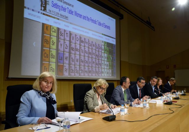 La Universidad de Murcia rinde tributo a las mujeres químicas y a su contribución a la tabla periódica