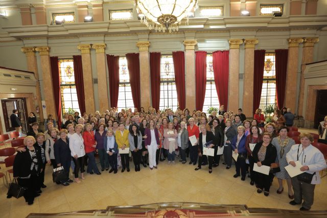 El Ayuntamiento respalda la actividad diaria de más de 12.000 murcianas en cada uno de los 72 Centros de la Mujer