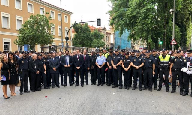 Cerca de 800.000 personas acompañan en romería a la Virgen de la Fuensanta a su Santuario