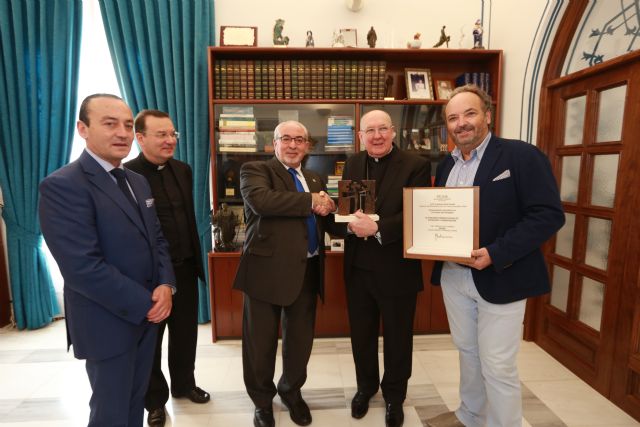 Cardenal Farrell: 'La UCAM es un ejemplo de cómo preparar a las generaciones futuras'