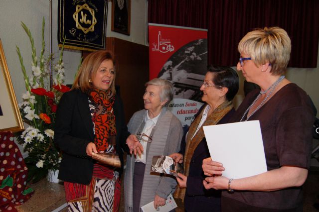 La consejera de Educación inaugura las actividades del 50 aniversario del Colegio Senda-Fuensanta de Murcia