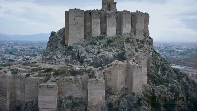 Huermur celebra el anuncio de las obras de emergencia en el castillo de Monteagudo que ya reclamó en 2018