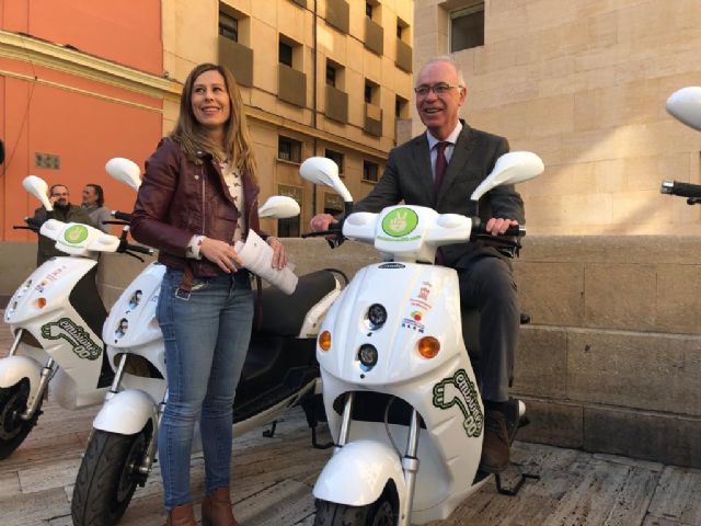 Una empresa local se suma al objetivo de consolidar la ´Murcia sostenible´ con un nuevo sistema de alquiler de motos eléctricas