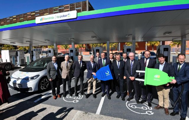 Murcia acoge la primera estación de recarga con mayor potencia instalada en la Región de Murcia