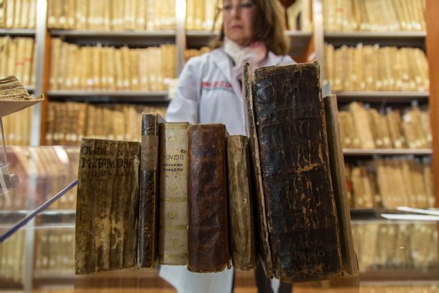 Un libro con anotaciones manuscritas de Quevedo, se incorpora al patrimonio de la UMU