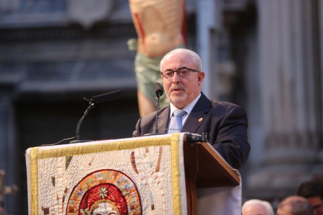 La Virgen Peregrina de Fátima congrega a miles de fieles en la Plaza de la Catedral