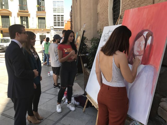 El museo al aire libre de la calle Santa Quiteria embellecerá Santa Eulalia esta semana