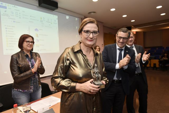 María Dolores Hernández recibe el XX Premio al Solidario Anónimo por sus campañas de cooperación sanitaria