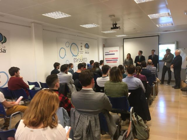 45 estudiantes de la Universidad de Murcia participan en el programa de formación 'Inicia el vuelo'