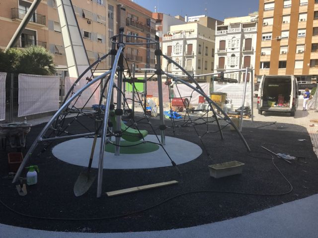 La Plaza de Europa ofrece una novedosa zona de juegos infantiles