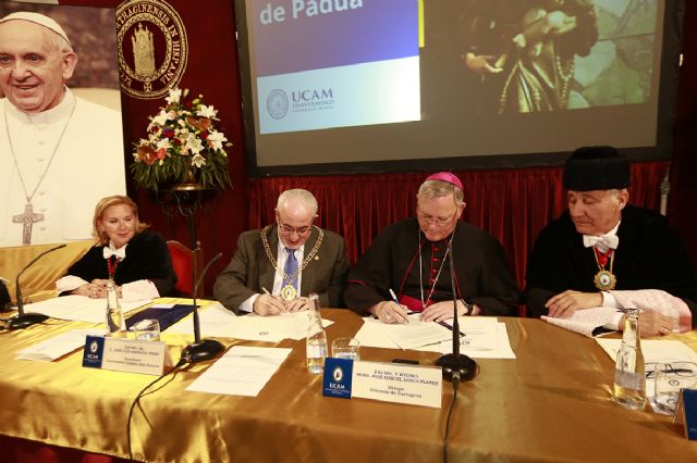 La UCAM crea la primera Orden universitaria del mundo