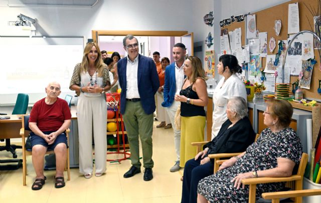 El Centro de Estancias Diurnas de Cabezo de Torres incorpora material tecnológico de última generación para terapias con los usuarios