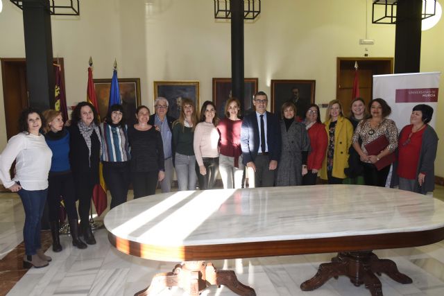 La Universidad de Murcia apoya el manifiesto de la Plataforma Colombine - Mujeres Periodistas Feministas de la Región de Murcia