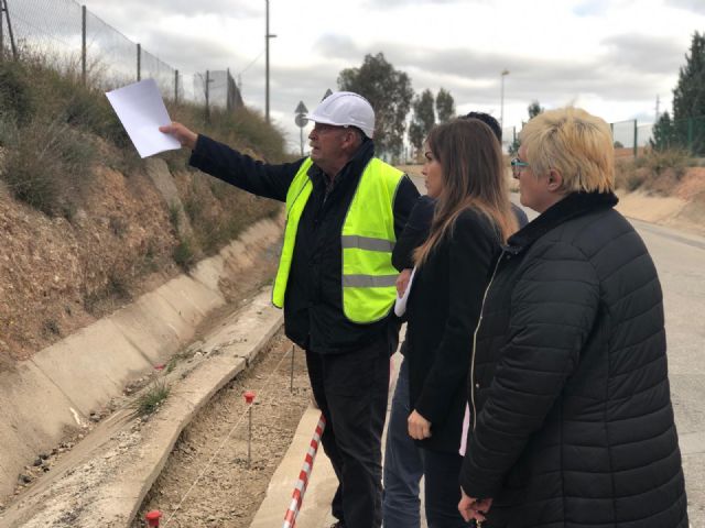 Comienzan las obras de la avenida Libertad de Guadalupe que contará con una nueva acera para garantizar la seguridad de los vecinos