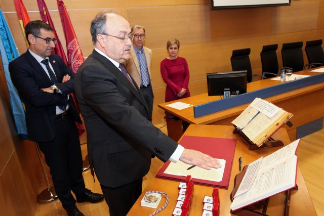 Agustín Romero toma posesión como decano de la facultad de Psicología de la Universidad de Murcia