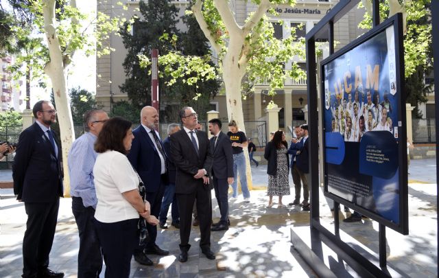 Los Juegos Olímpicos inundan el centro neurálgico de Murcia