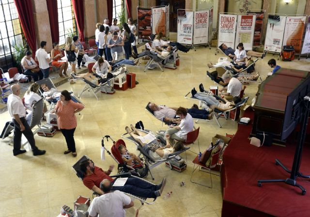 El Ayuntamiento recibirá hoy la generosidad de los donantes de sangre murcianos hasta las 21.30 horas