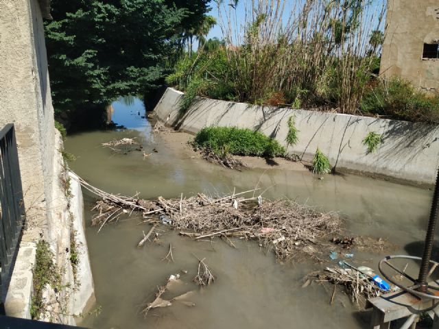 El mal estado de la acequia mayor Alquibla en el Molino de Oliver no es compatible con la Ley de Patrimonio Cultural