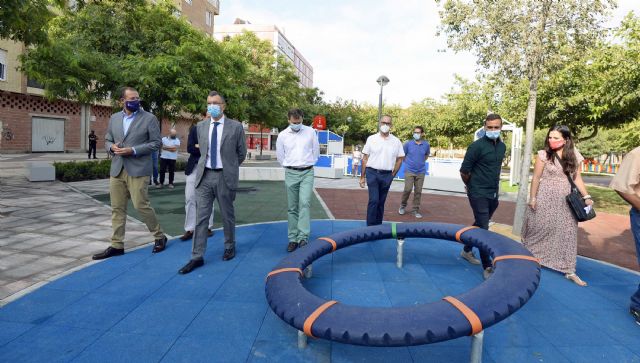 Una gran área verde familiar de 6.000 m2 se abre en el nuevo eje peatonal entre Ronda Sur y Santiago el Mayor