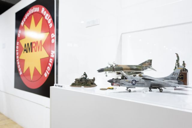 El museo de la UMU expone una muestra de maquetas de la Asociación de Modelistas de la Región