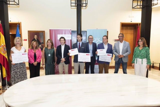 La Cátedra de Relaciones Laborales de la UMU entrega sus premios y presenta el libro 'Relaciones laborales e industria digital'