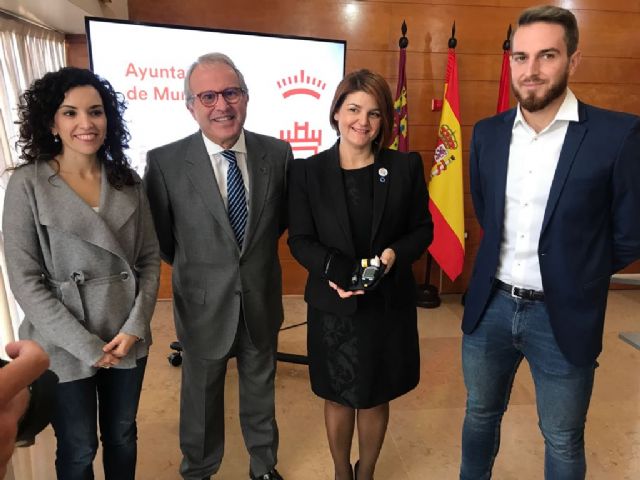 El Ayuntamiento imparte formación para capacitar a las instalaciones deportivas de un kit glucomer