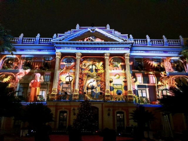 El Cuento de Navidad desvela esta tarde la historia del relojero del Ayuntamiento y sus  800 años de historia