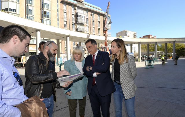 El Alcalde Serrano anuncia que las obras de ajardinamiento de la pérgola de la Plaza de la Universidad y de la creación de un huerto-jardín de moreras junto al Malecón comenzarán este mes