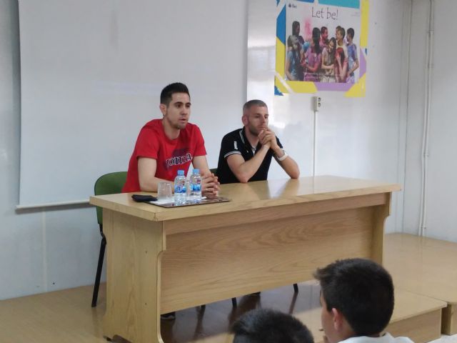 Bebe y Miguelín dan una charla a los escolares del Colegio Santa María de la Paz-Jesutinas