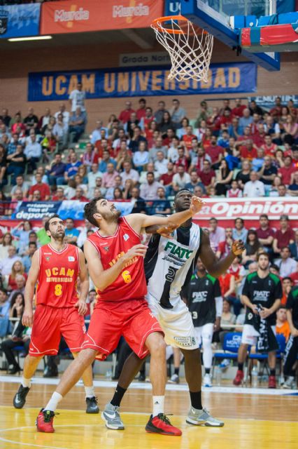 Cabezas hace historia para un UCAM Murcia que roza el play-off