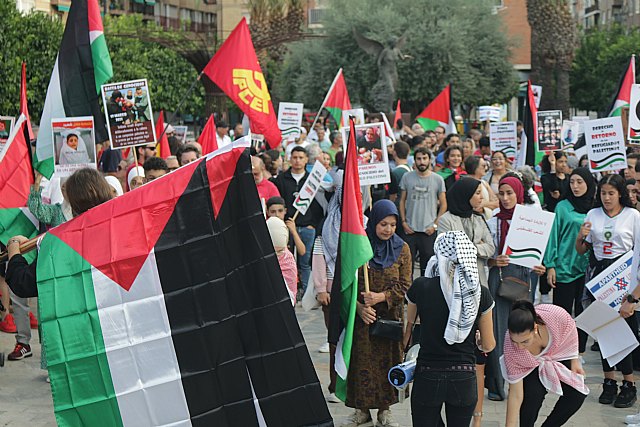 Murcia se paraliza ante una multitudinaria manifestación de Apoyo al Pueblo Palestino