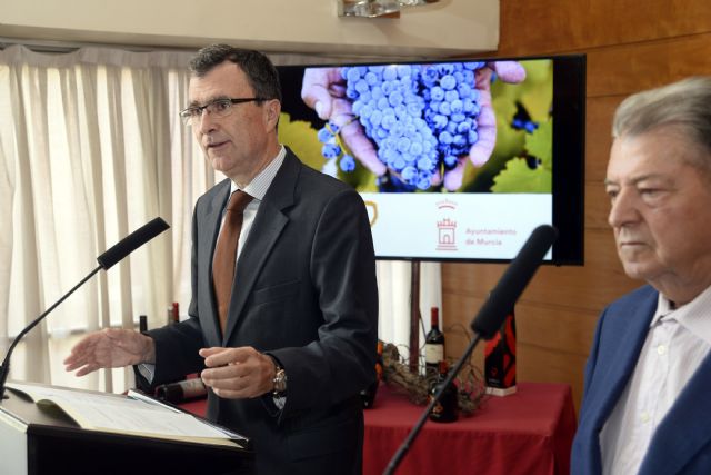 La Plaza de Romea acoge la Feria de los Vinos de Jumilla para festejar sus 50 años