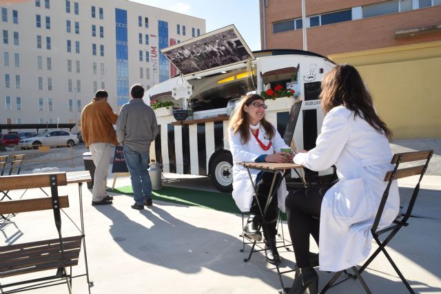 Entra en funcionamiento el 'Food Truck' del campus de Ciencias de la Salud