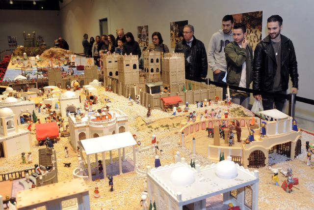 El Centro Cultural Las Claras Cajamurcia acoge, por segundo año consecutivo, el belén de Playmobil