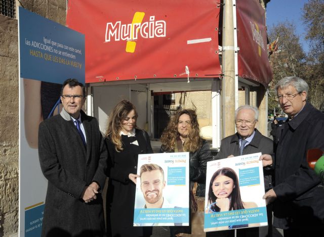 Proyecto Hombre inicia en Murcia una campaña que muestra el otro rostro de las adicciones