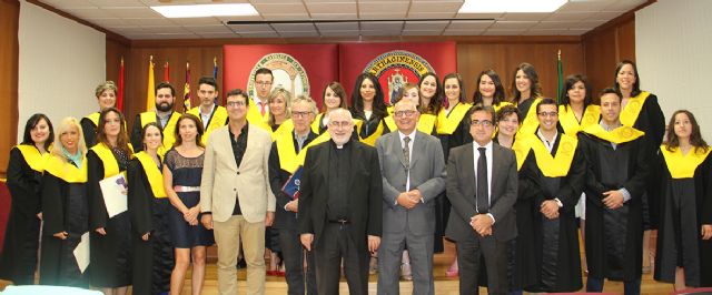 Graduación de los alumnos de la IV promoción del Máster en Geriatría de la UCAM