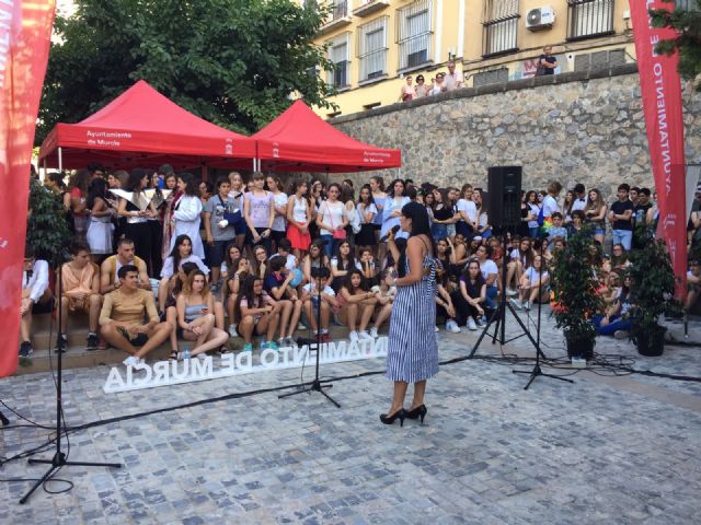 El Club de Idiomas Junior del Ayuntamiento de Murcia celebra su fin de curso con música, juegos y teatro para los participantes