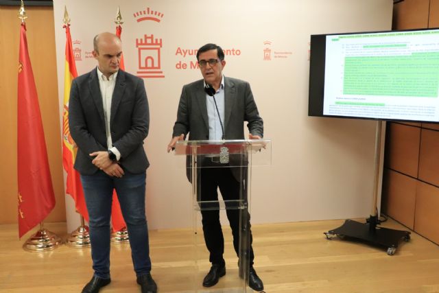 El PSOE denuncia que al 'abc de la gestión municipal, de apatía, boato y clientelismo hay que sumar la d de despilfarro'