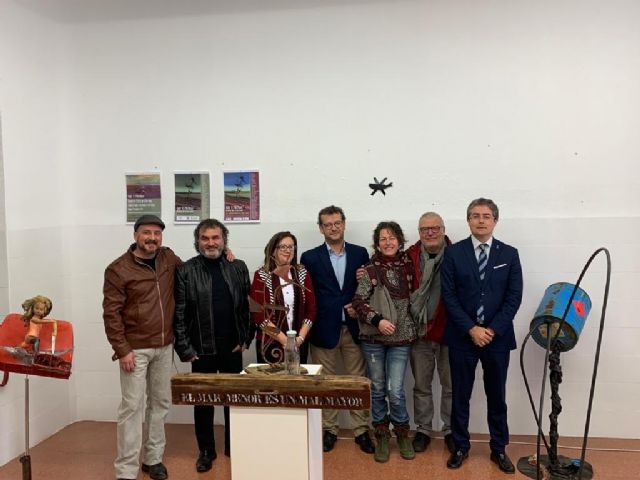 El LAC acoge una exposición en la que una veintena de artistas muestran su preocupación por el medio ambiente y el Mar Menor