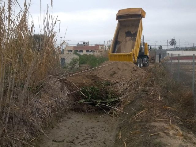 Huermur reprocha que por el trazado del AVE a Murcia se esté destruyendo parte de la red de acequias