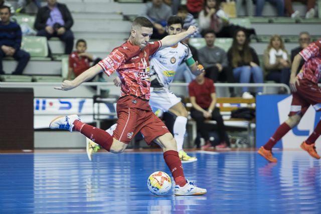 Fernando, antes del duelo ante Catgas: 'Ahora hay que trabajar más duro que nunca, quedan los 'Play off' y la Liga'