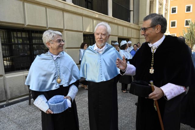 El nobel de Literatura John M. Coetzee ingresa en la UMU como doctor honoris causa